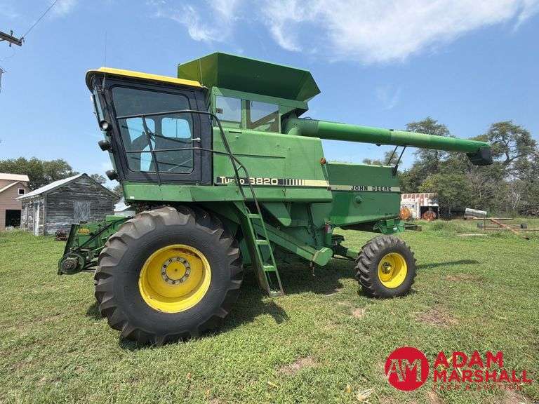 1981  John Deere   Turbo 8820   Combine
