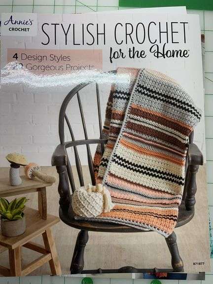 8 Annie’s Crochet Books