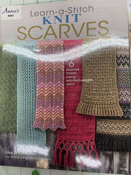 8 Annie’s Crochet Books