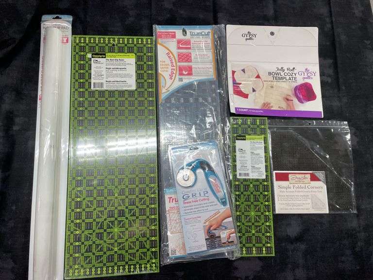 Omnigrip Cutting Rulers, Doug Jeko Cutting a ruler, True Cut Rotary Kit and Non Slip Pad