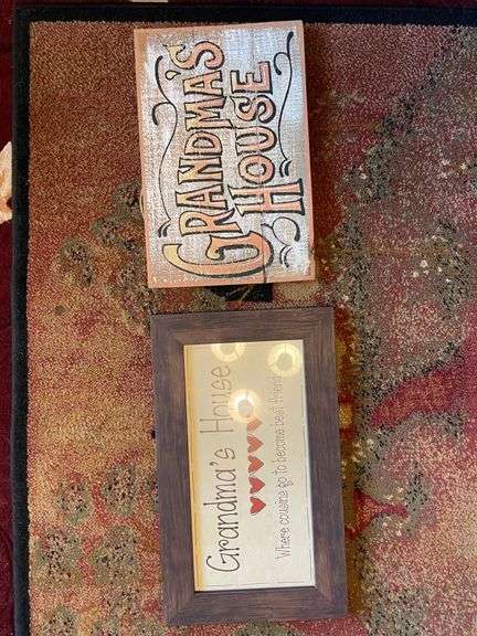 Kennedy’s Country Collection Rug and Grandmas House Signs