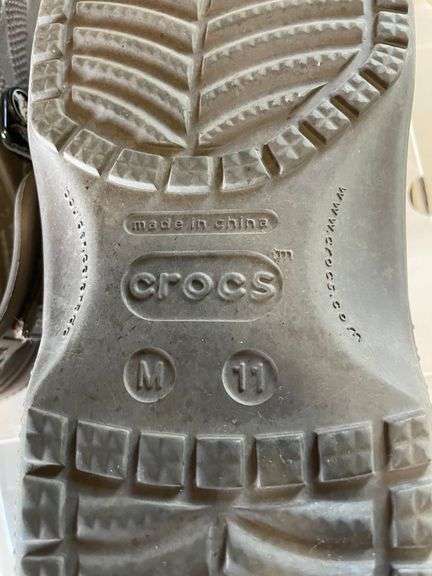Men’s Size 11 Crocs