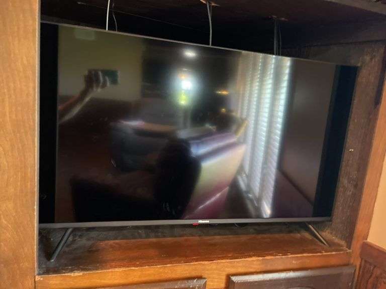 40” Hisense TV