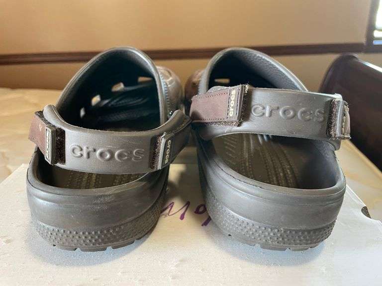 Men’s Size 11 Crocs