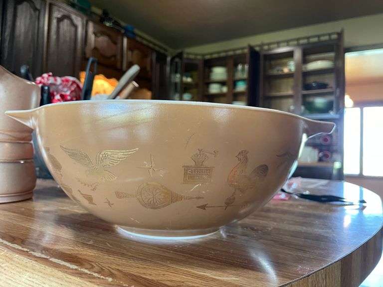 Pyrex Bowl