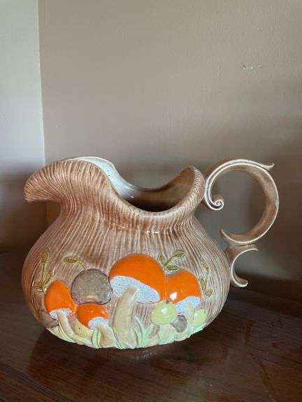 Arnels Mushroom Pottery