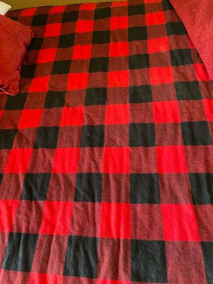 The Vermont Country Store Queen Size Cotton Bed Cover and Blankets/Pillows