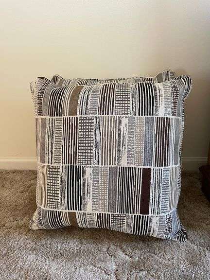 16” Throw Pillows