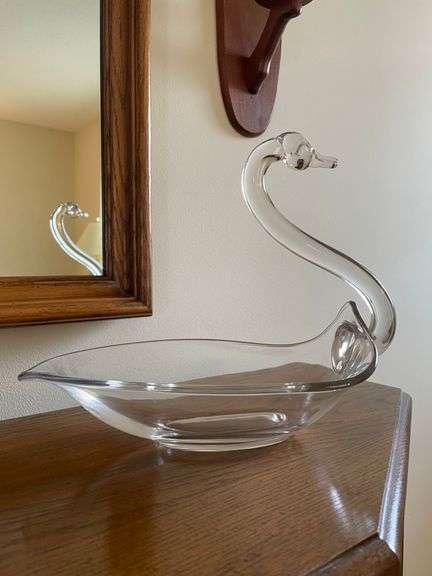 Glass Swan Bowl