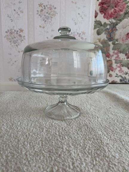 Cake Dome (Living Room A)