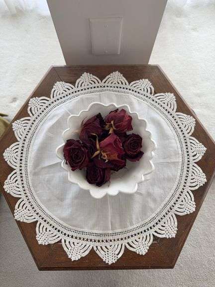 Milk Glass Sunflower Bowl and Doilie(Living Room A)