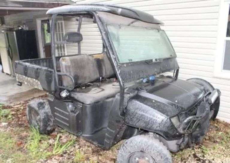 Polaris Ranger XP 4x4 side by side (Running)
