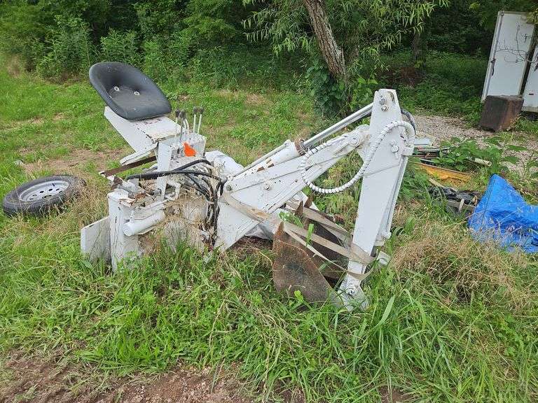 Skidsteer Backhoe attachment
