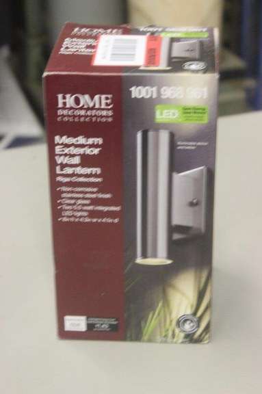 Medium Exterior Wall Lantern