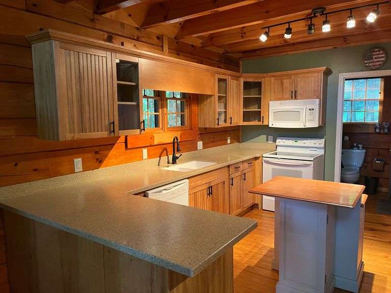 Complete Kitchen set W/ Appliances - Matthews Auctioneers