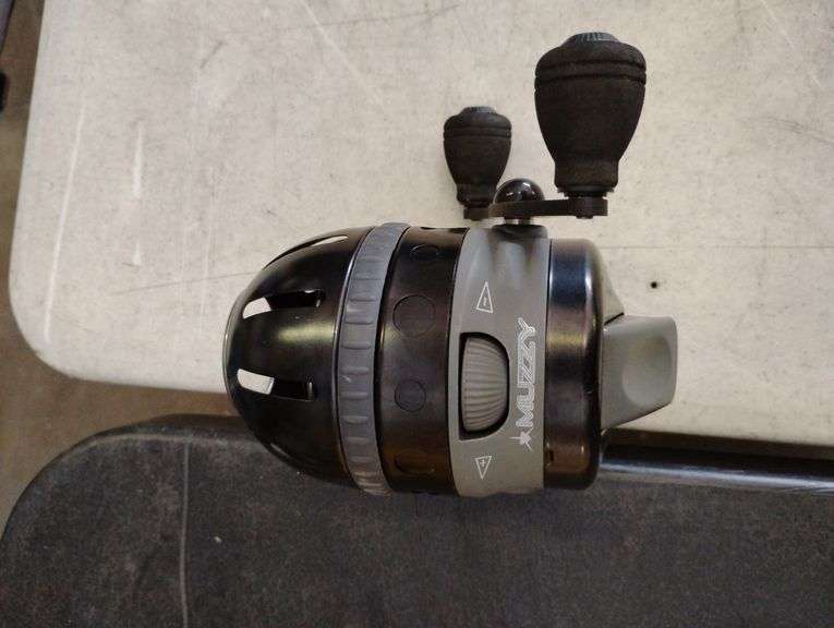 Muzzy Bow Fishing Reel