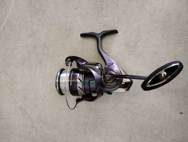 Dawa Regal LT2500D-XH Spinning Reel