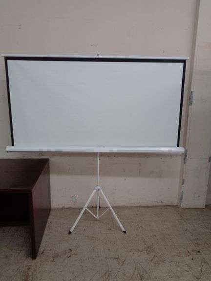 1 EACH-PROJECTOR SCREEN - Matthews Auctioneers