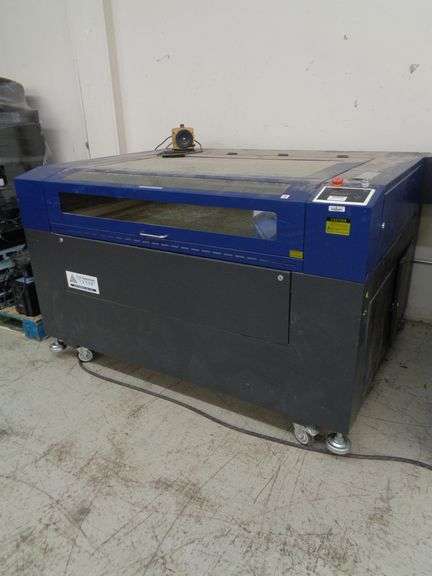 1 -UNIVERSAL PRO LASER CUTTER