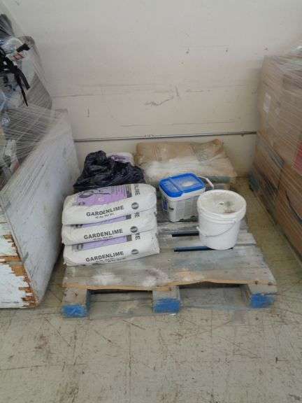 1 -PALLET OF GARDEN LIME & COMPOUND