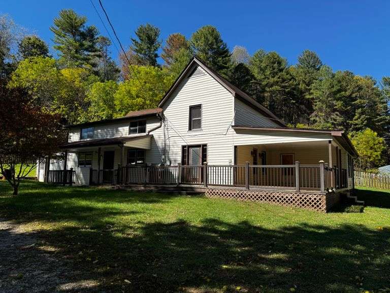 Wythevile VA Real Estate Auction - Large Country Home