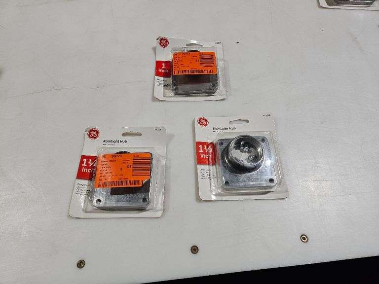 Lot of raintight hubs