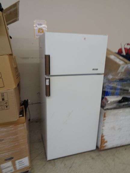 1 -FRIGIDAIRE FRIDGE