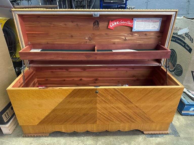 Lane Cedar Chest Matthews Auctioneers