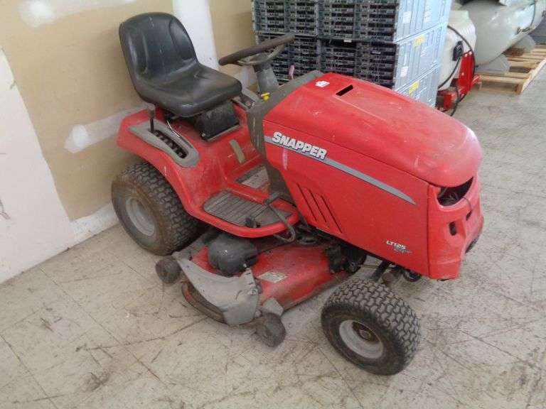 1 -SNAPPER 46 " RIDING MOWER