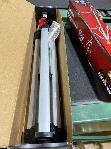 Husky Metal Pulsating Sprinkler with Tripod