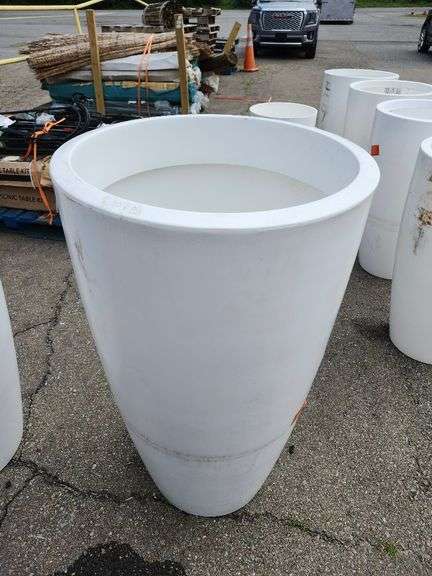 Rain Forest 43 in. Tall White Verona Plastic Planter