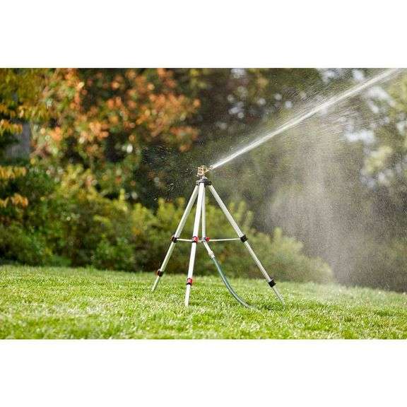 Husky Metal Pulsating Sprinkler with Tripod