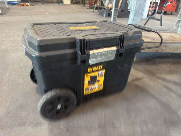 DeWALT Rolling Box