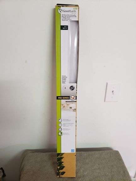 Good Earth Lighting LED Under Cabinet Bar 30" UC-1299-WH1-30LF0-G Dimmable