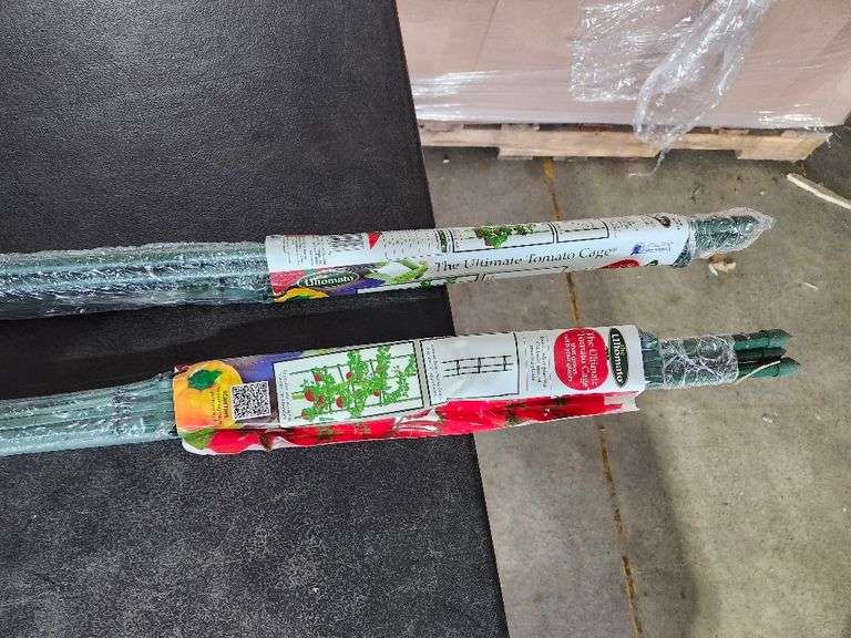 (6) Gardener's Blue Ribbon 60-in Powder-coated Galvanized Steel Wire Triangular Tomato Cage