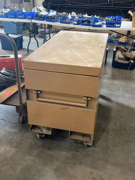 Knaack Rolling Job Box