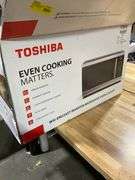 Toshiba 2.2 cu. Ft. 24.4' Microwave Oven in Stainless Steel