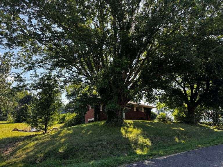Woodlawn VA Real Estate Auction - NO RESERVE