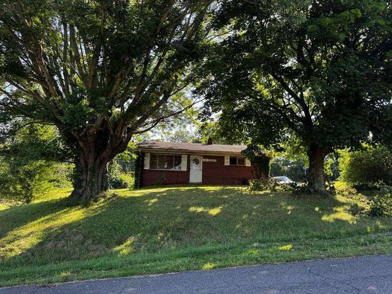 Woodlawn VA Real Estate Auction - NO RESERVE