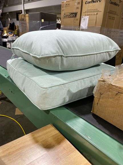 Patio pillow set