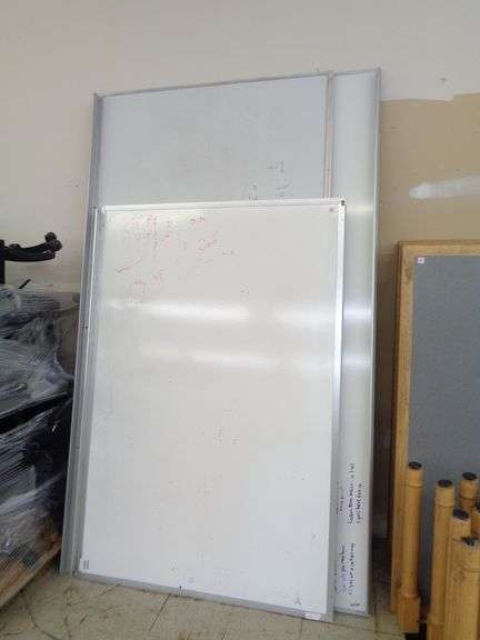 1 LOT-WHITEBOARDS