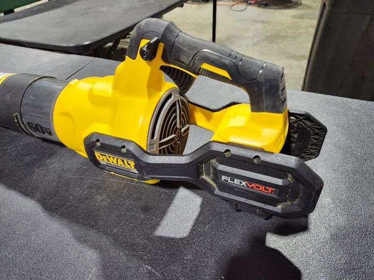 125 MPH 600 CFM FLEXVOLT 60V MAX Lithium-Ion Cordless Axial Blower (Tool Only)