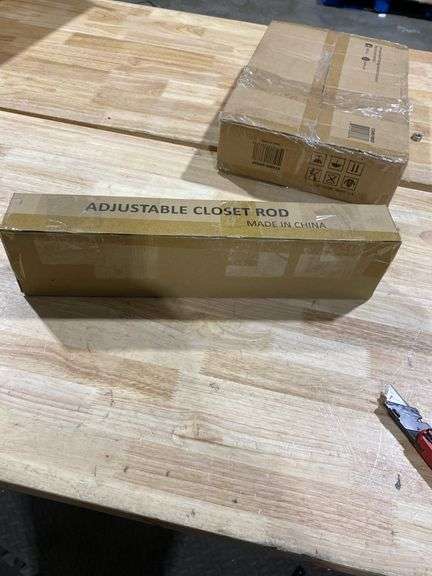 Adjustable closet Rod