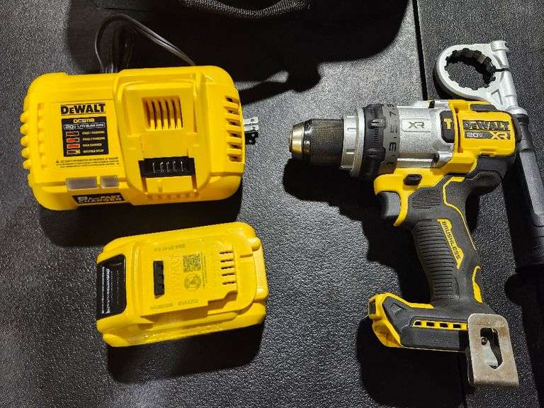20V XR Lithium-Ion Cordless Hammer Drill Kit with 8.0 Ah Battery, Charger and Kit Bag