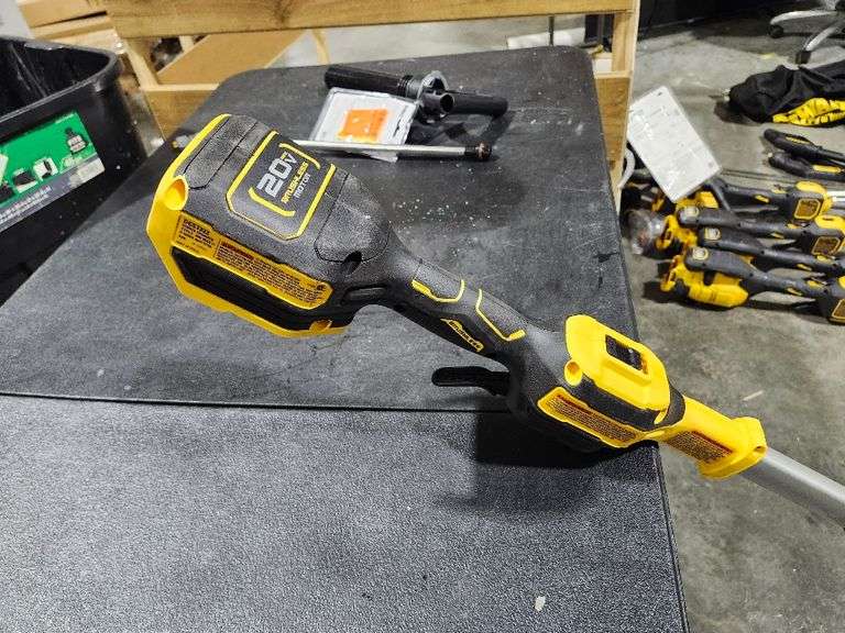 DEWALT 20V MAX Brushless Cordless Battery Powered String Trimmer (Tool Only)