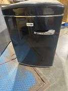3.2 cu. Ft. 110V Frost Free Retro Mini Refrigerator Convertible Freezer in Black