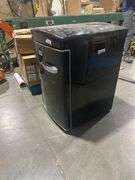 3.2 cu. Ft. 110V Frost Free Retro Mini Refrigerator Convertible Freezer in Black