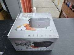 Camp Chef Classic Deep Cast Iron Dutch Oven 8 qt Black
