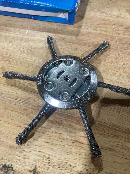 Lot of wire trimmer heads - Matthews Auctioneers