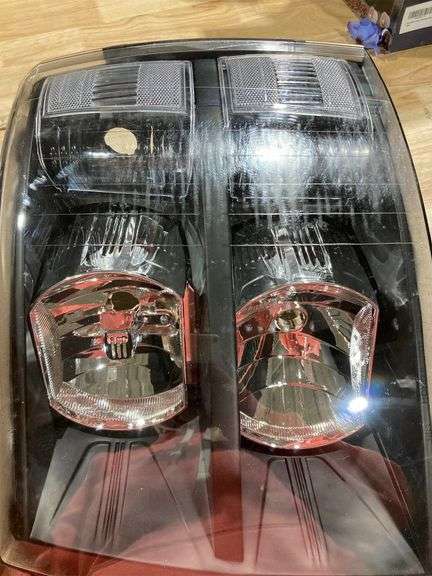 Headlights for unknown vehicle